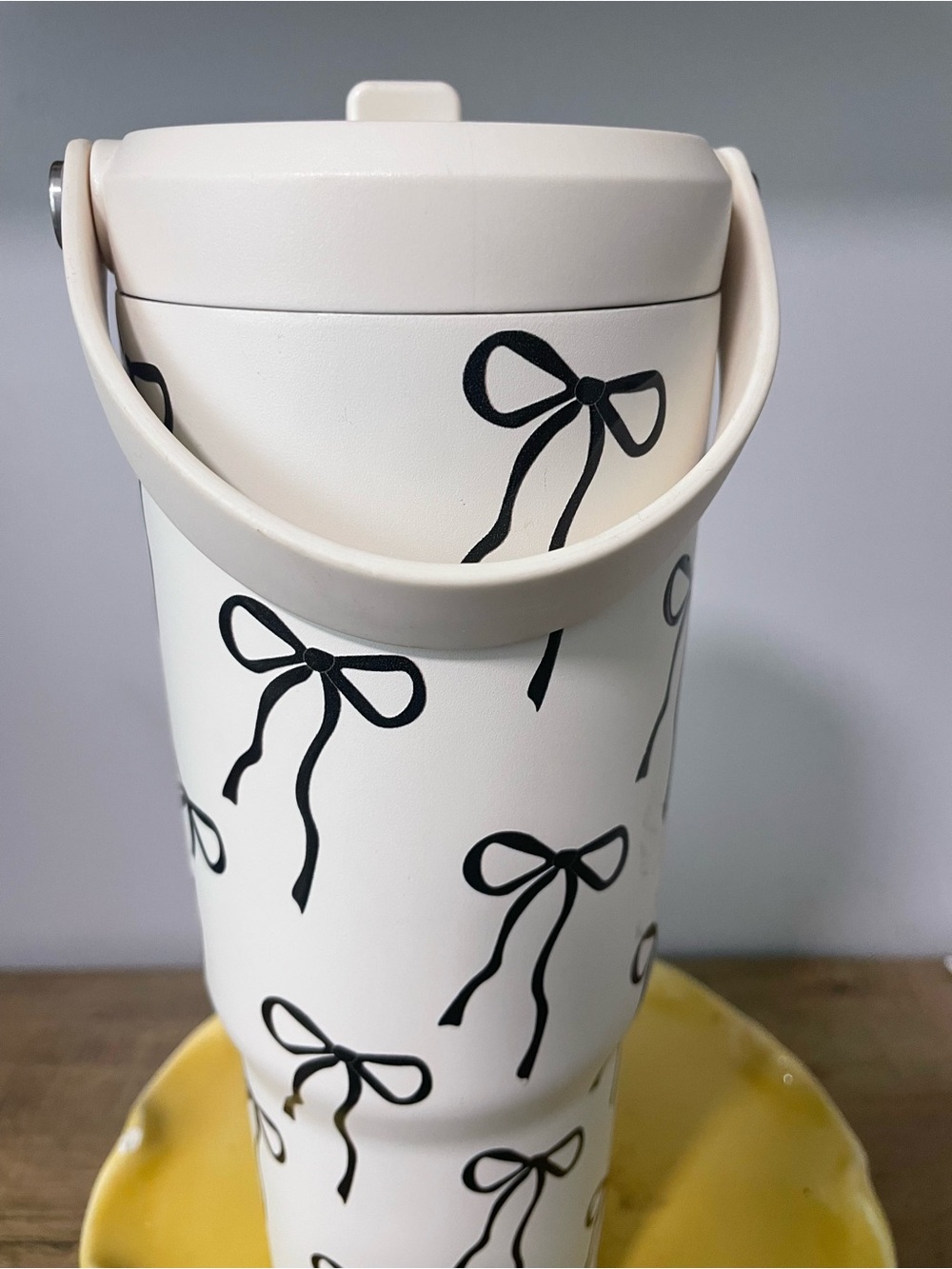 HydraPeak Stainless Steel Tumbler - Cream with Black Base - Picture 9 of 9